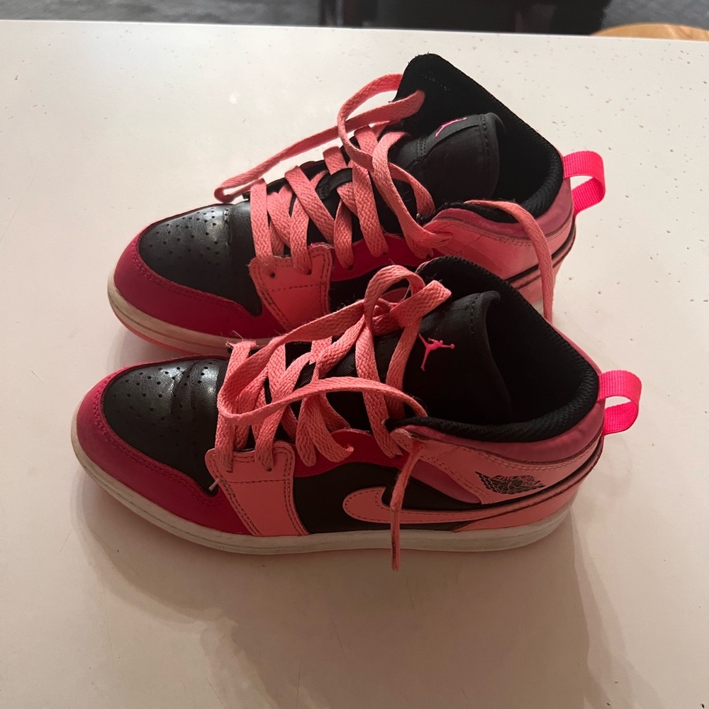Nike Kids in good condition - Picture 5 of 7